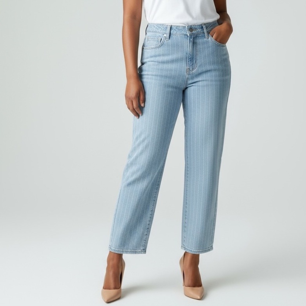 Old‎ Navy Women High Rise Slim Wide Leg Pinstripe Jeans Light Wash Size 2